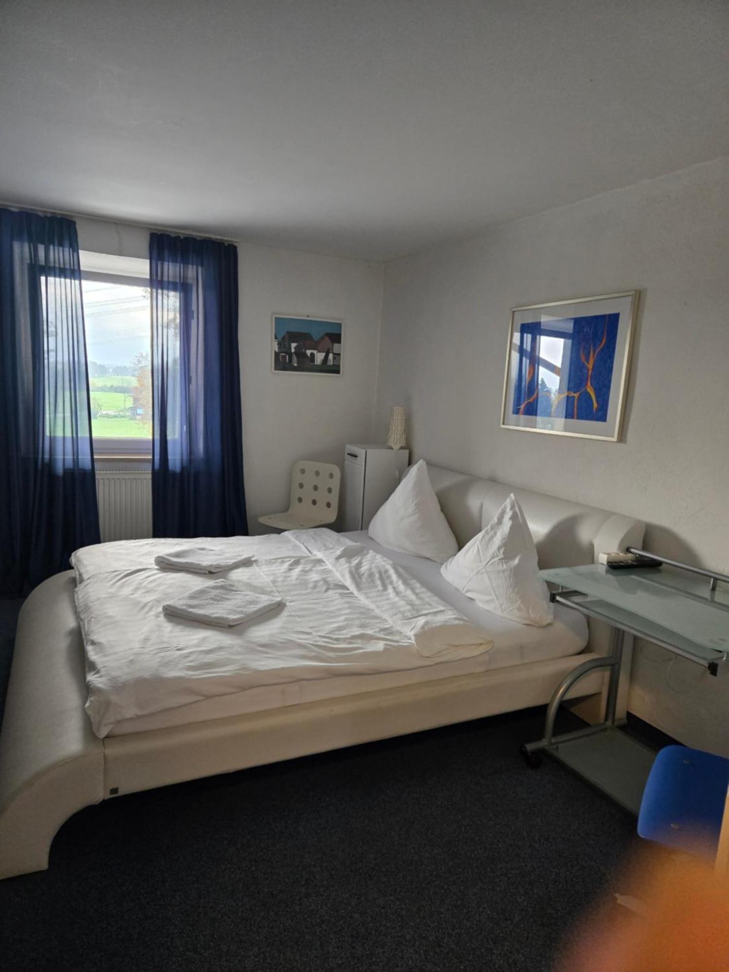 Wald Cafe Hotel Simbach am Inn Exterior photo